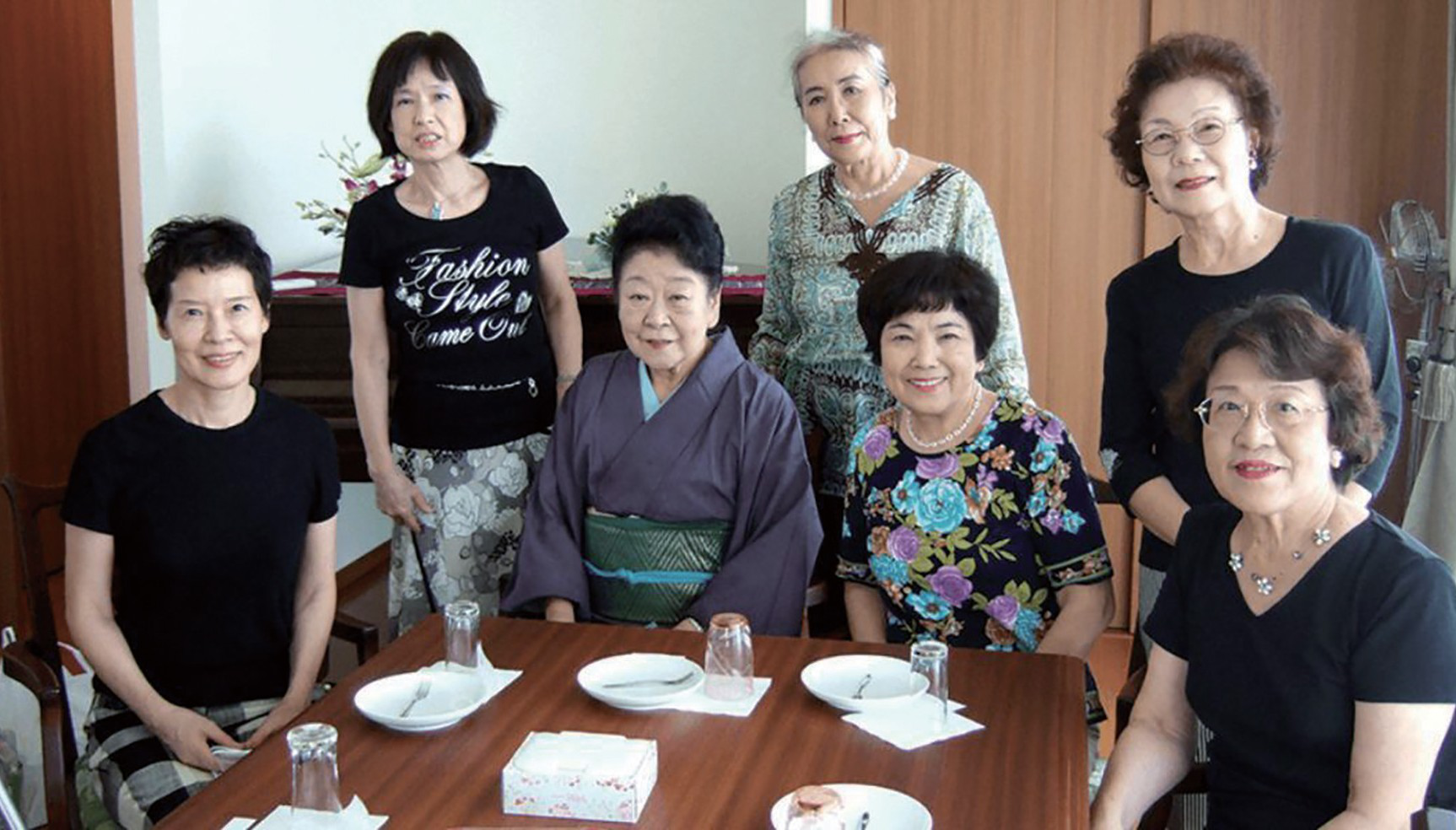 7位老人买下7间房做邻居 决定体面优雅地老去