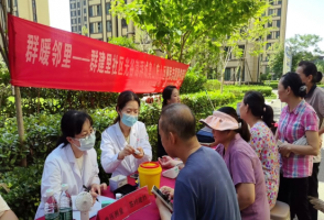 群建里社区“群暖邻里”便民集市再进奥山府：月度常态化服务惠及300余位居民